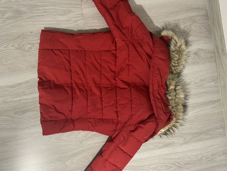 Червено зимно яке от Bershka