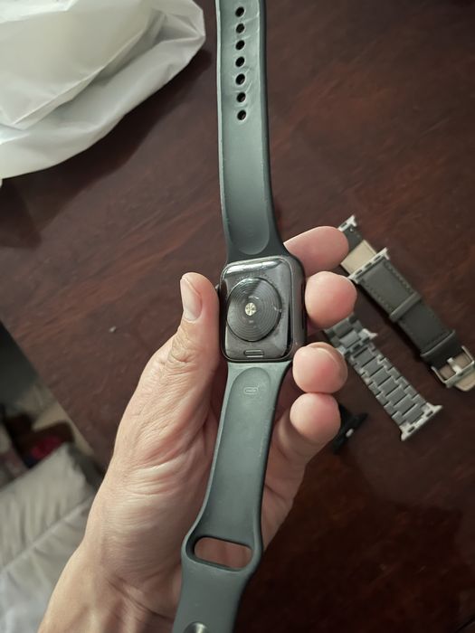 Apple watch SE продаю