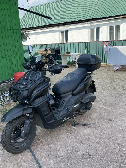 Продаю скутер танк