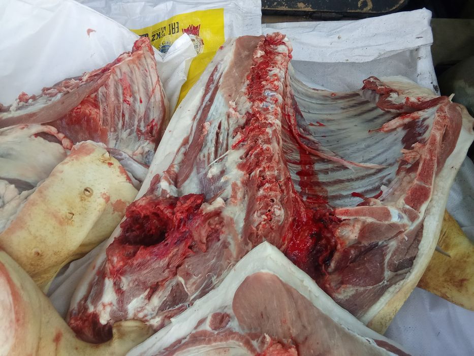 Мясо свинины свежие.
