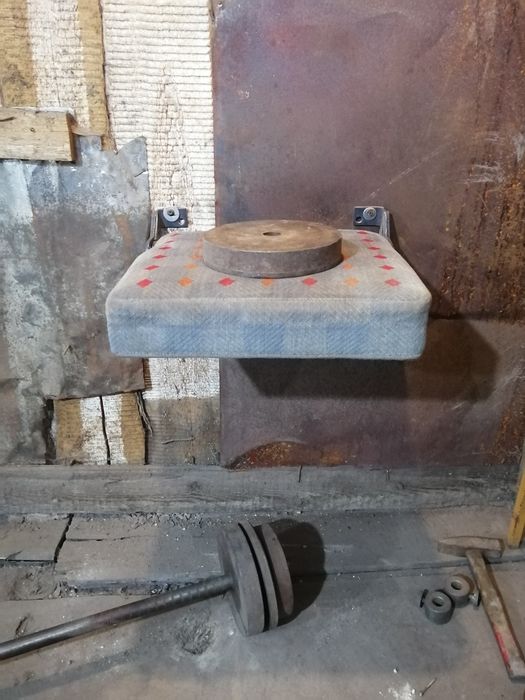 Стульчик откидной