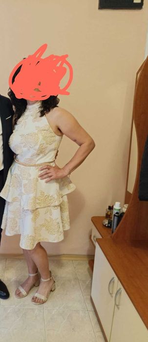 Елегантна, официална рокля.