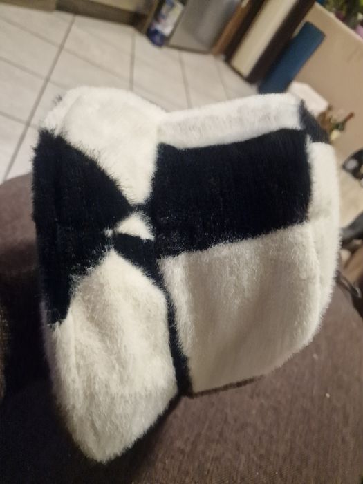 Дамска шапка идиотка