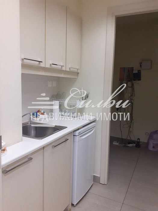 Дава се под наем Офис в Шумен, Център - 135 кв.м за 816 € - Снимка #4