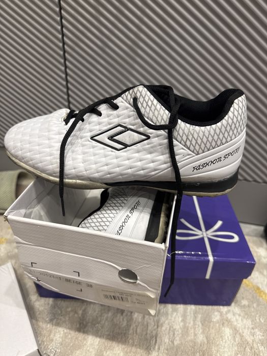 Обувь на мальчика  36 -38 размеры