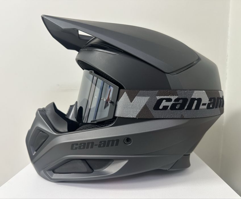 Каска и очила CAN-AM Pyara