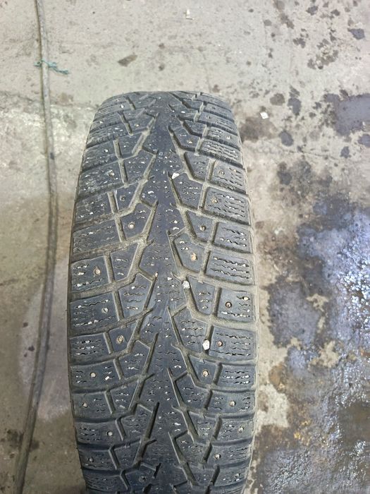 Резина зимняя шипованная