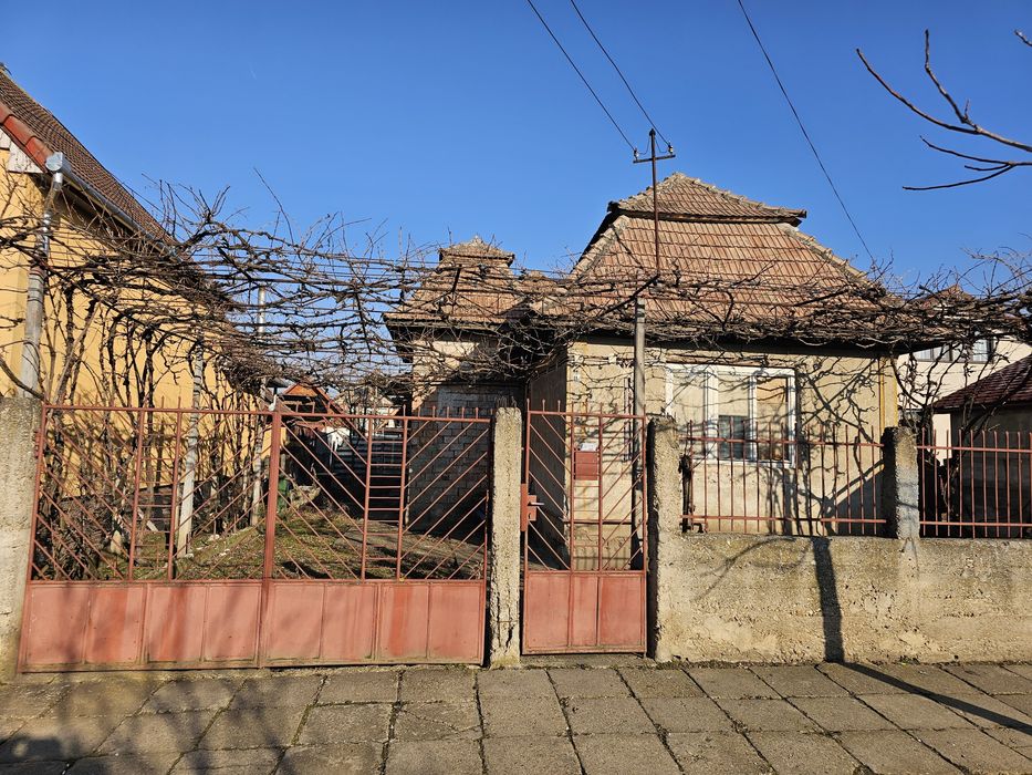 Casă   de   vânzare
