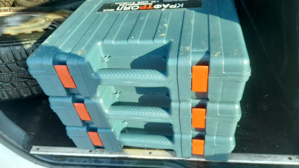 Cutii  bormașini,flux