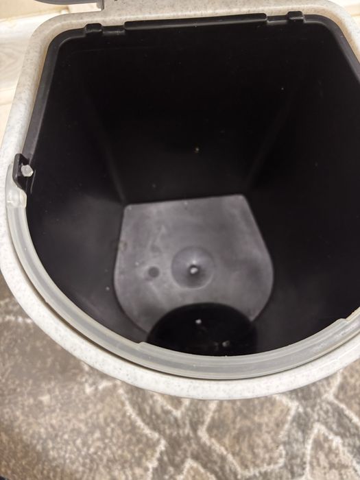 Мусорный ведро бу