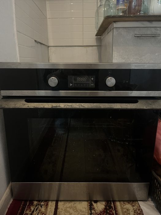 Продам электрическую духовку