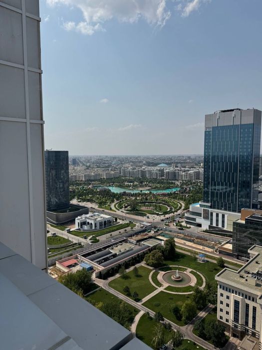 ПРОДАЁТСЯ И СДАЁТСЯ ОФИС в Nest One вид на Парк панорама окна 20-этаж