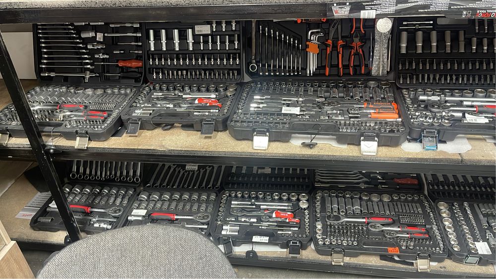 Автоаксессуары наборы инструментов