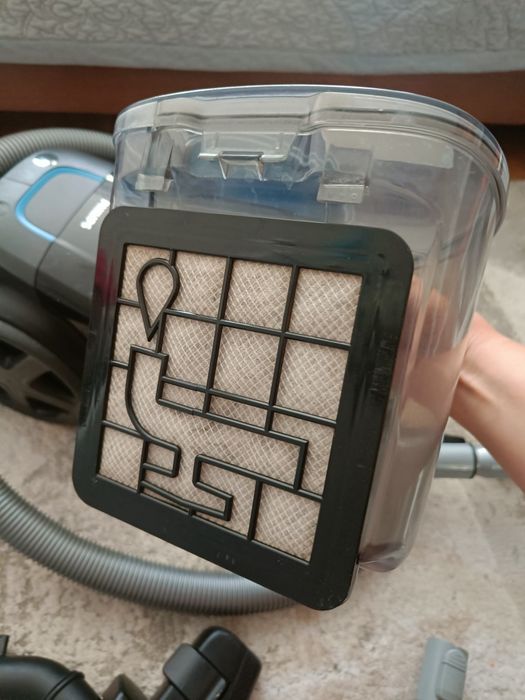 Пылесос Philips PowerPro Compact
