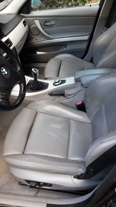 BMW 330 xDrive  232CP/ piele/ clima/ full