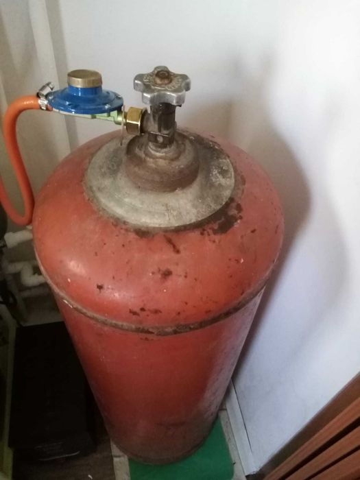 Vand butelie gaz  dimensiune mare