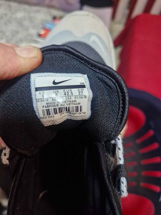 Продават се мъжки маратонки Nike
