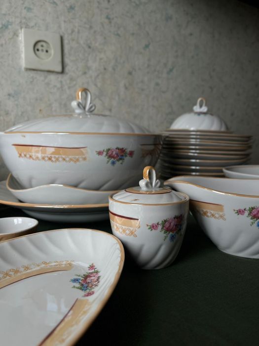 Продам Столовый сервиз