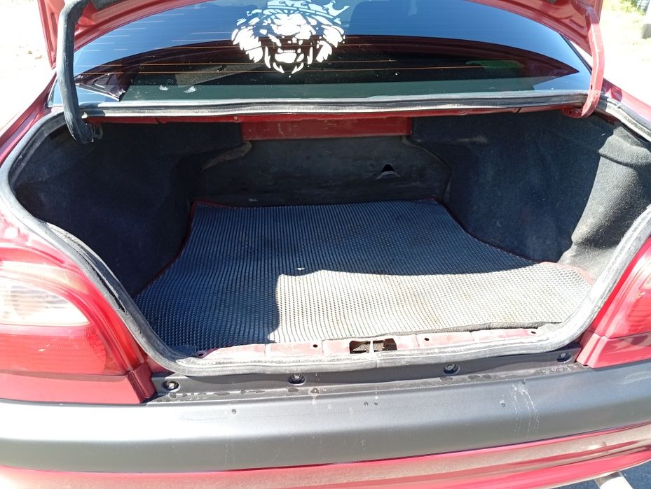 Продам машину Авенсис