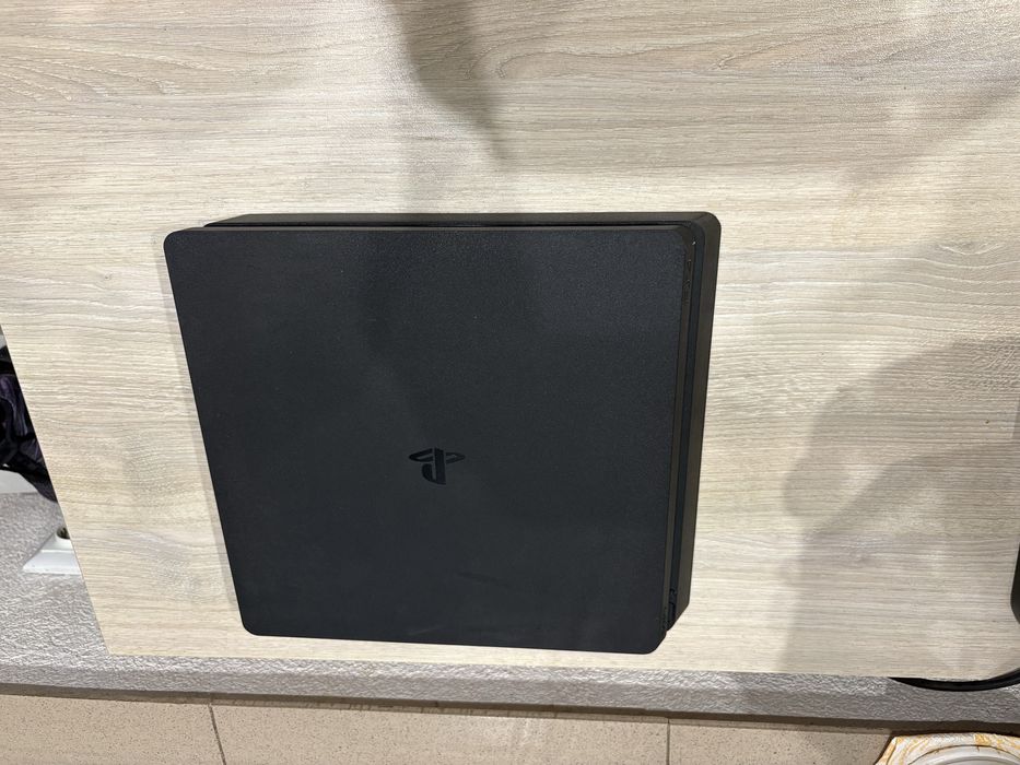 Плейстейшън 4 PS4 Slim