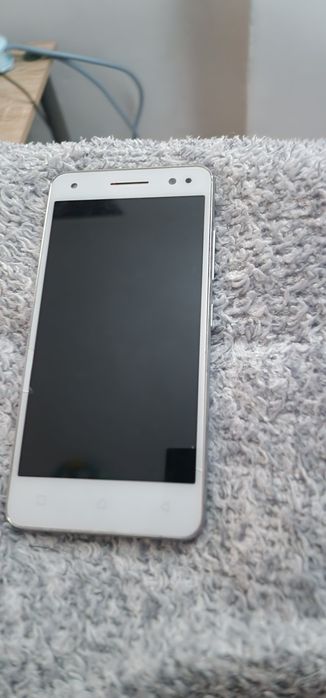 Telefon lenovo 2016