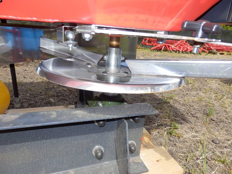 Разбрасыватель удобрений двухдисковый РУМ-1000