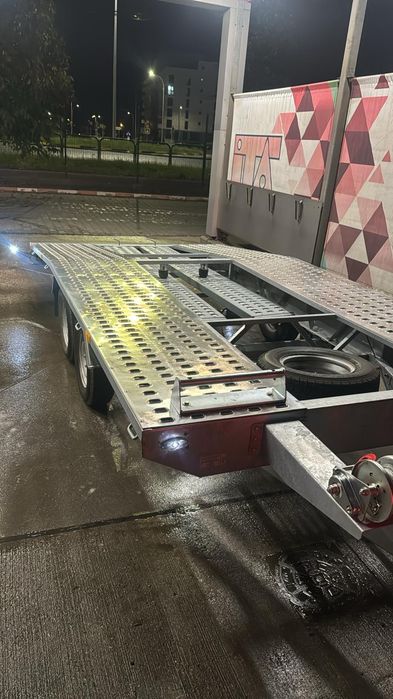 De inchiriat platforma/ trailer/slep si remorca basculabila