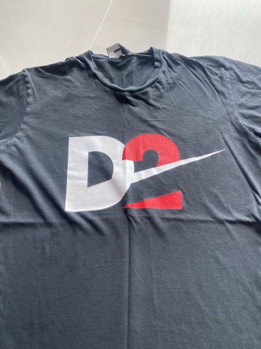 Tricou Dsquarared2,purtat o singura data ,original