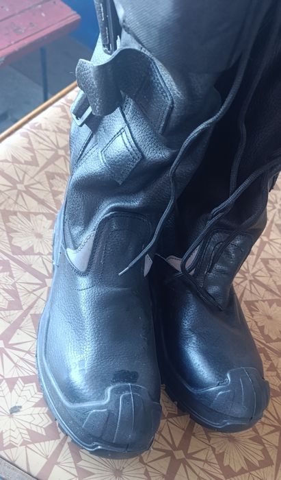 Продам зимнюю рабочую обувь