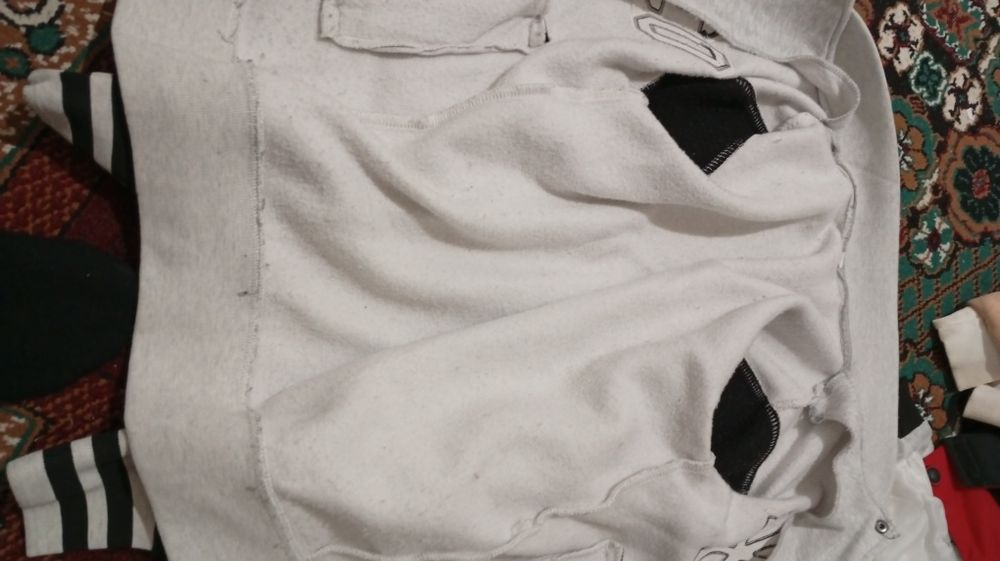 Мужской бомбер продаю