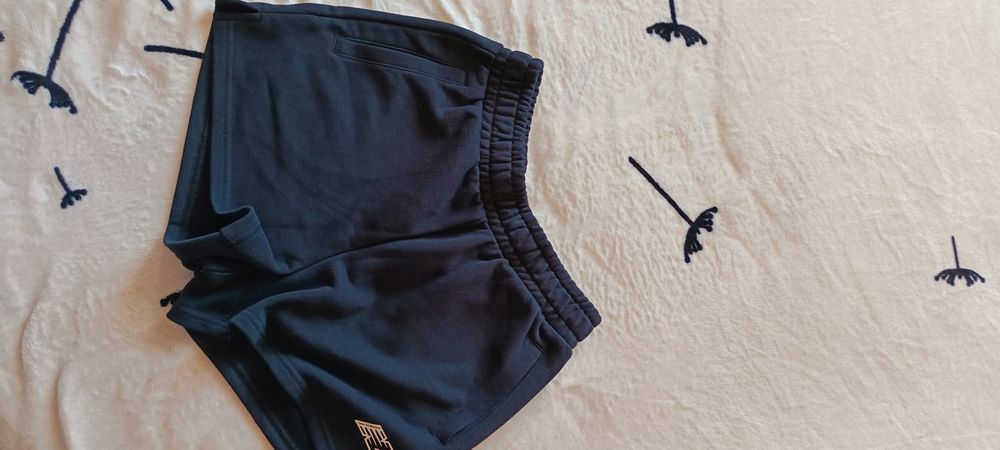 Vand pantalini scurti marimea xs