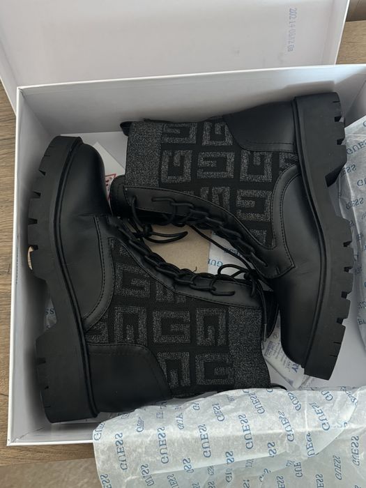 Дамски боти Guess