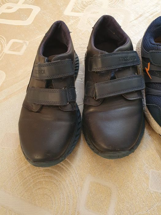 Кроссовки разные 36 размер на мальчика