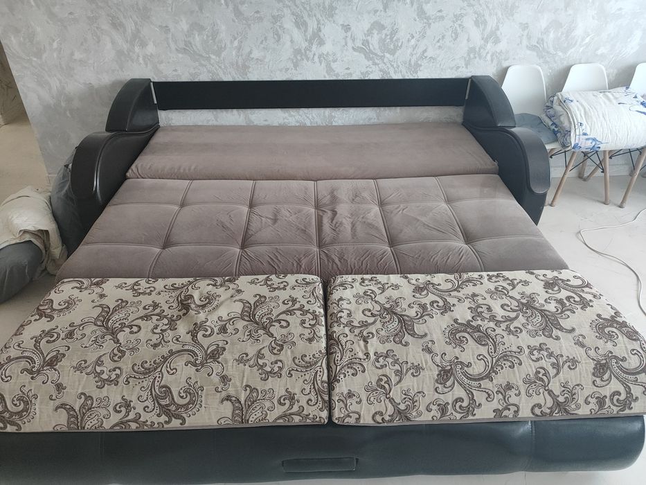 Диван в хорошем состоянии