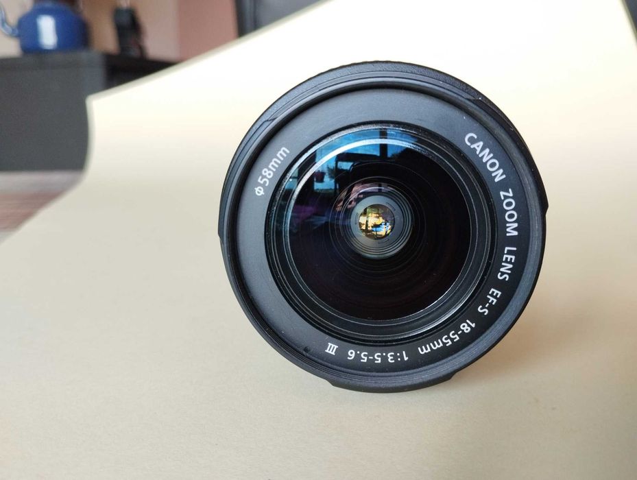 Canon EOS 1300d на около 700 кадъра.