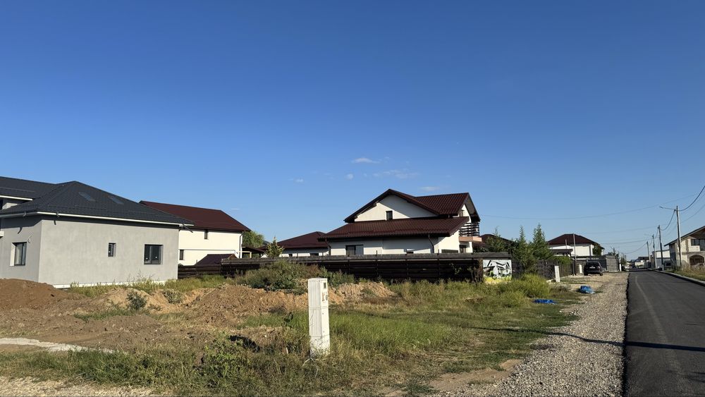 Teren de casă în Săbăreni – stradă asfaltată, utilități și vecini!