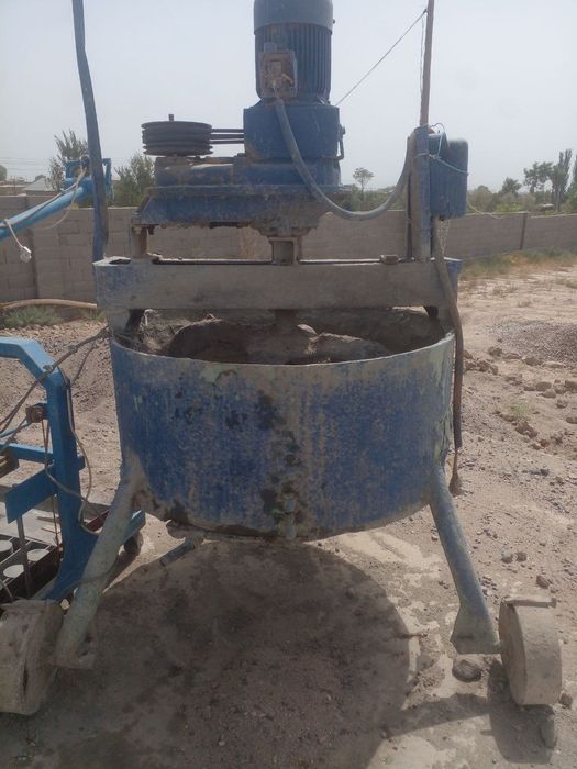 Blok gʻisht aparati sotiladi