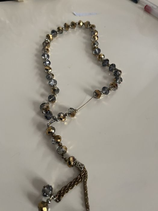 продаю бусы недорого