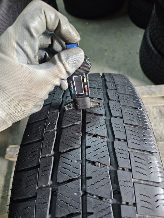 1 anvelopa iarna 215 60 17C Falken 8mm 2022