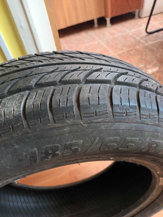 Vand 3  jante otel pe  15, de logan  cu tot cu cauciucuri