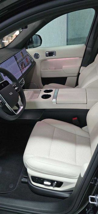 L6 Lixiang L6 hama pazitsa