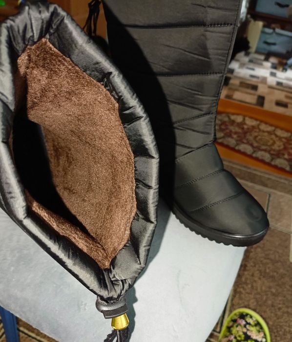 Продам валенки. р-р 26.