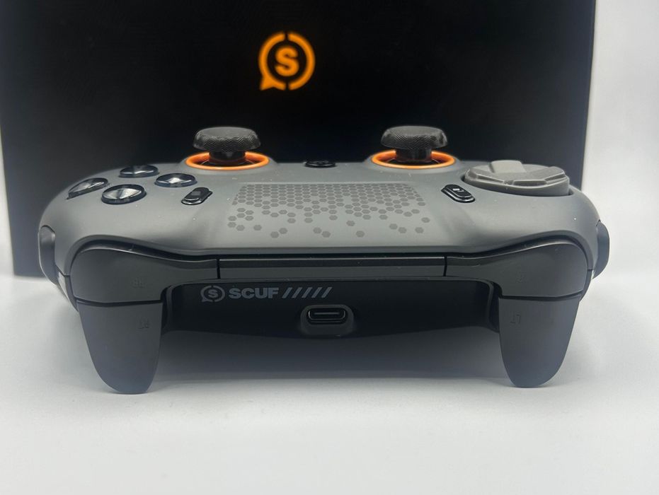 Amanet F28: Controller wireless SCUF Envision Pro pentru PC