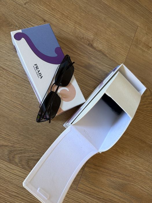 Ochelari Prada stare excelenta si pantofi pinko
