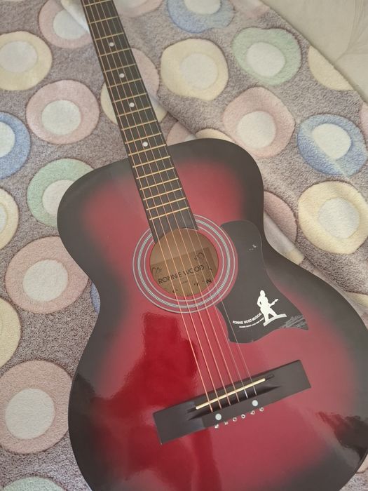 Продам новую гитару