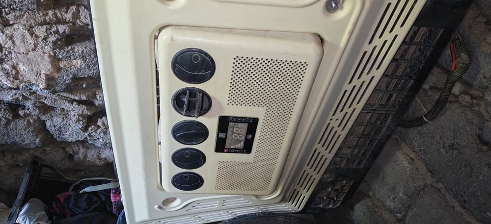 Продам авто кондиционер 24в