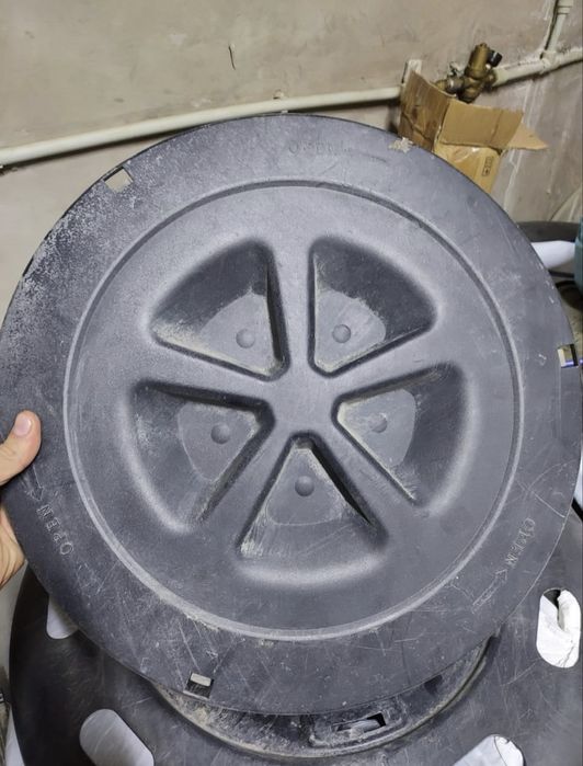 Чехол запасного колеса от HIGHLANDER