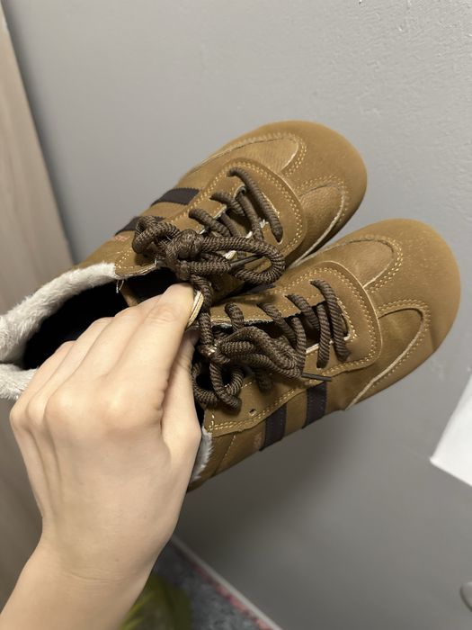 Кроссовки для девочки размер 36