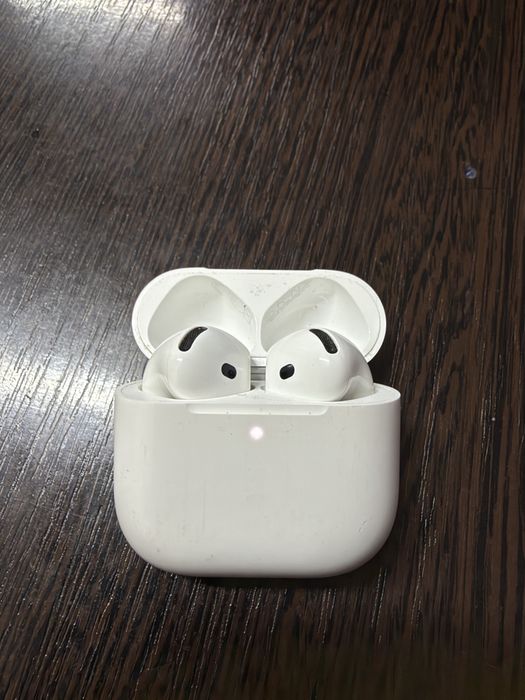 Air pods 4 полный оригинал, коробка доки есть.