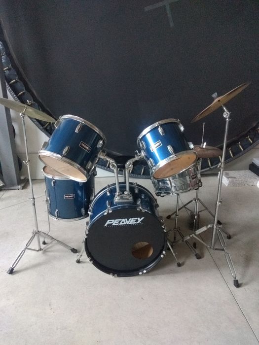 Комплект  барабани  Логото на комплекта е видимо на снимката ..